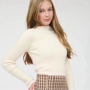 Elegant Cream Women's Sweater